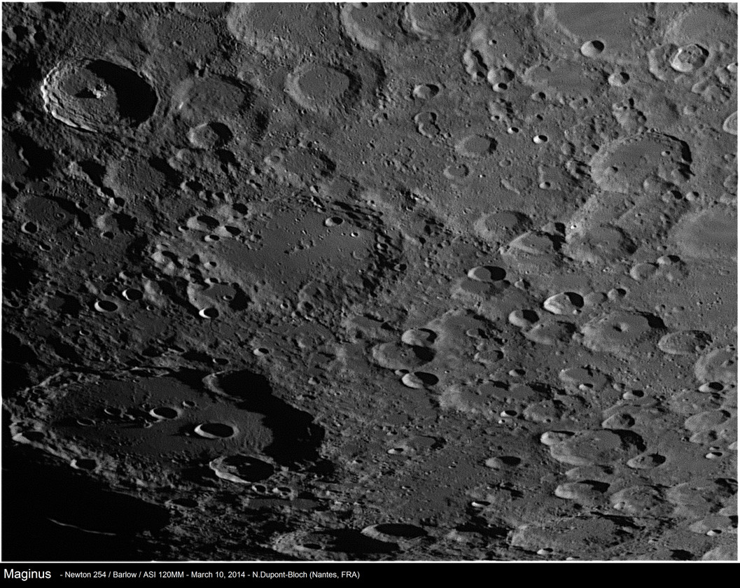 moon-03w51s-maginus