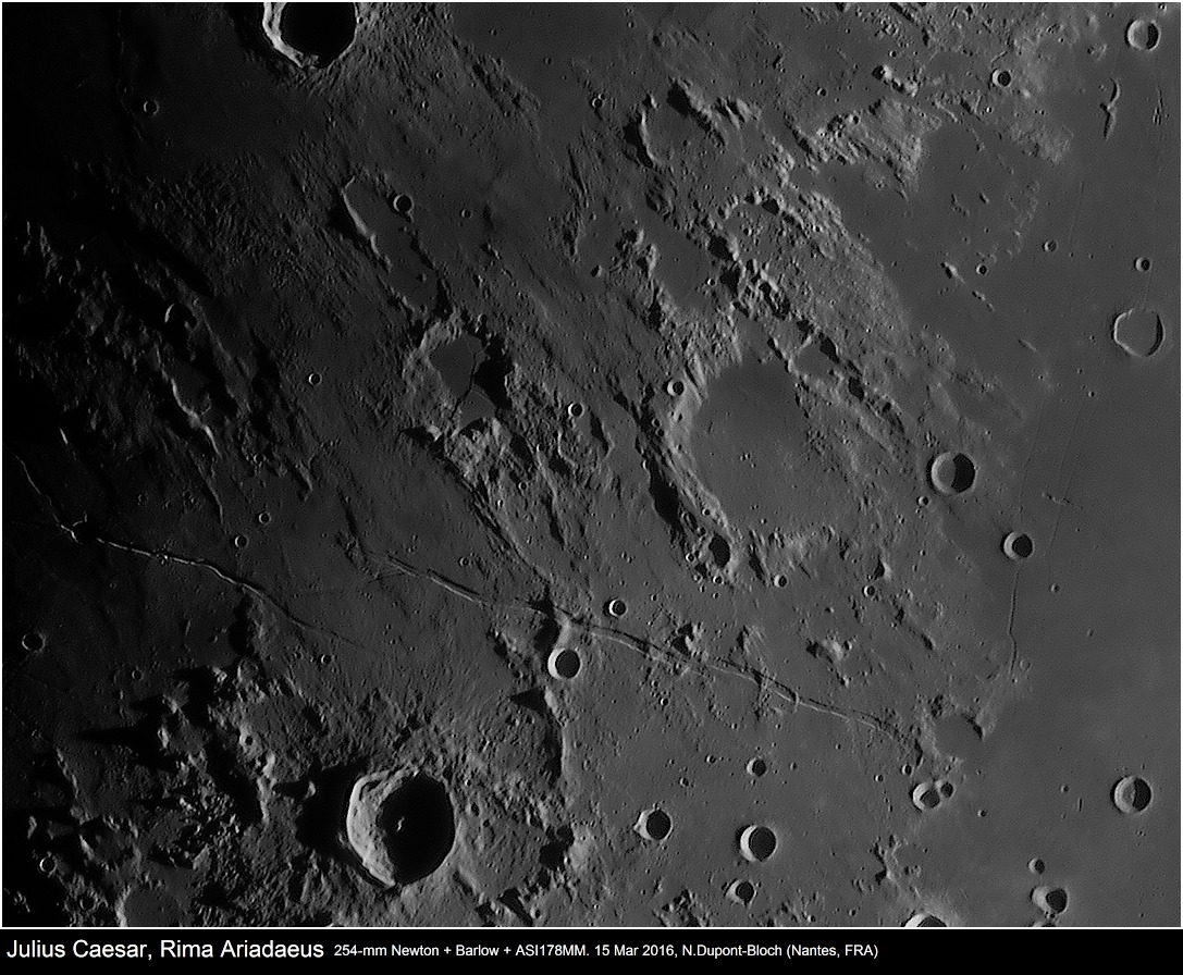 moon-14e10n-julius-caesar
