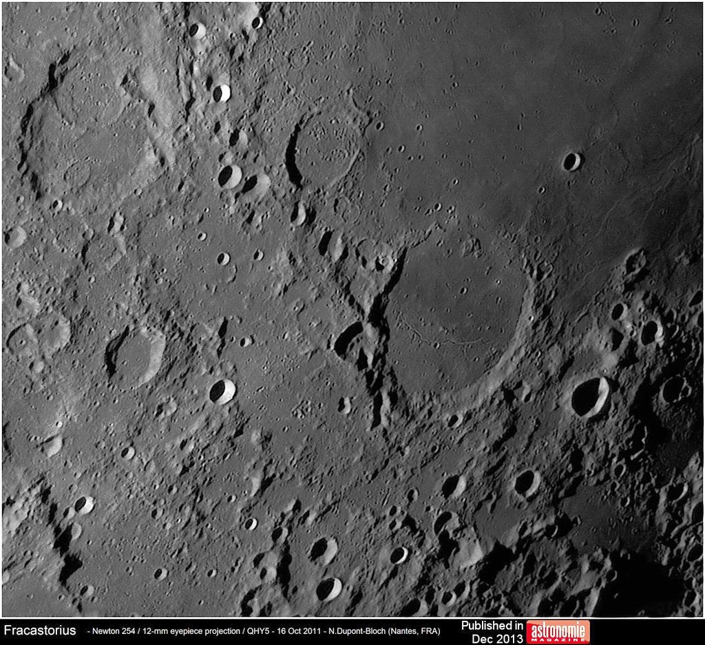 moon-30e22s-fracastorius